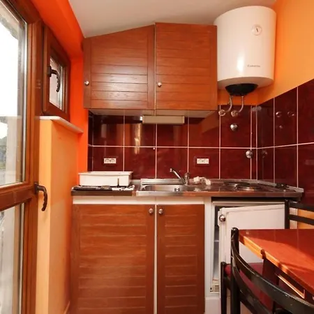 Apartments With A Parking Space Stinjan, Pula - 7253 Pula