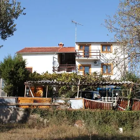 Apartments With A Parking Space Stinjan, Pula - 7253 Apartment *