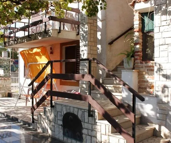 Apartments With A Parking Space Stinjan, Pula - 7253 Lejlighed Pula