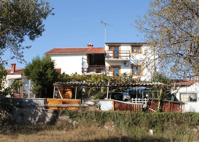Apartments With A Parking Space Stinjan, Pula - 7253 Lejlighed *