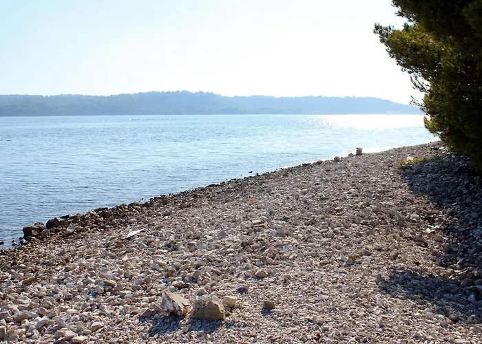 Apartments With A Parking Space Stinjan, Pula - 7253 *