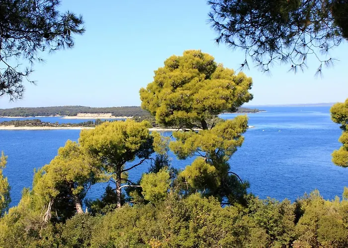 With A Parking Space Stinjan, - 7253 Póla