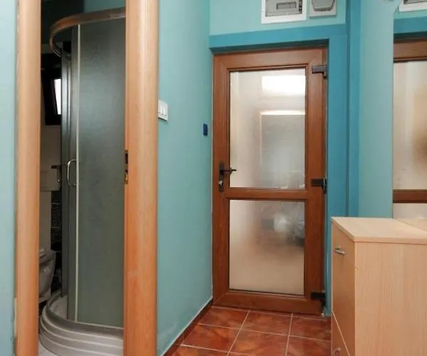 Apartments With A Parking Space Stinjan, Pula - 7253 *